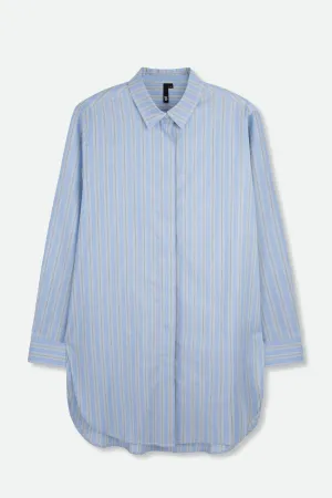 PERFECT SHIRT WITH A LENGTHENED HEM IN ITALIAN COTTON LIGHT BLUE STRIPE