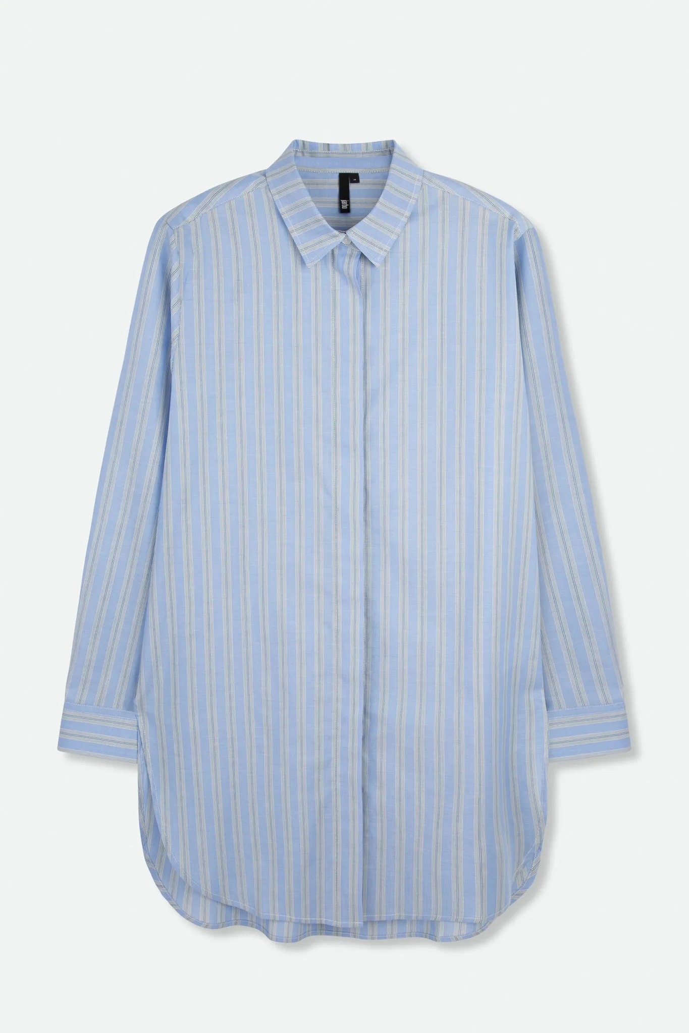 PERFECT SHIRT WITH A LENGTHENED HEM IN ITALIAN COTTON LIGHT BLUE STRIPE